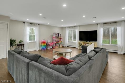 3 Esther Court Chester NJ 07930