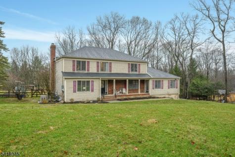 3 Esther Court Chester NJ 07930