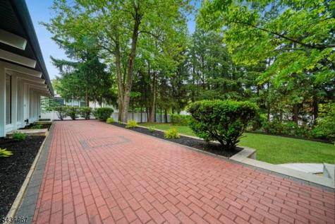 28 Fernhill Road Springfield NJ 07081