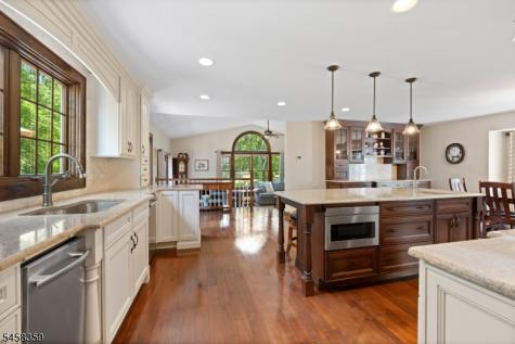 74 Grayrock Road Clinton NJ 08809