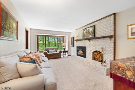74 Grayrock Road Clinton NJ 08809