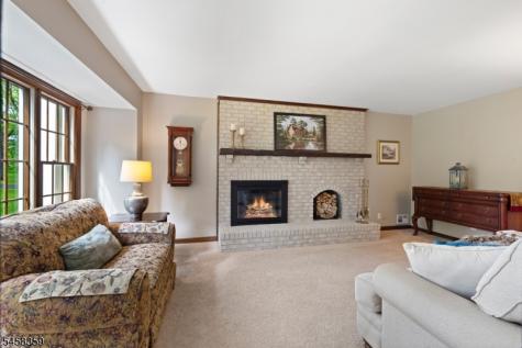 74 Grayrock Road Clinton NJ 08809