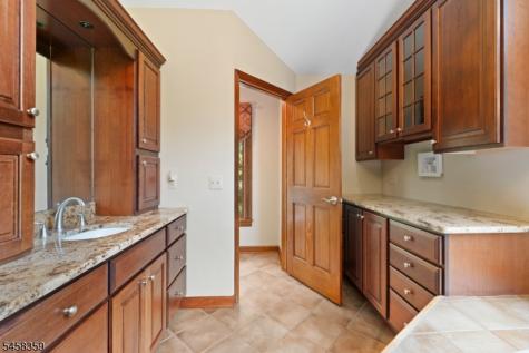 74 Grayrock Road Clinton NJ 08809