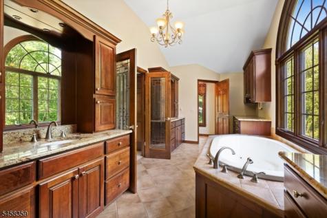 74 Grayrock Road Clinton NJ 08809