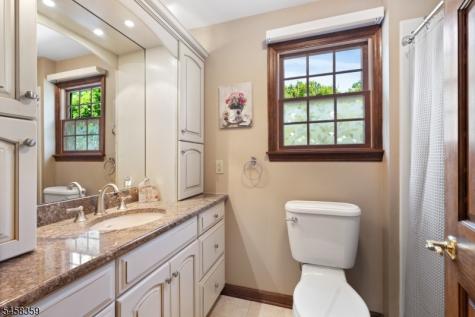 74 Grayrock Road Clinton NJ 08809