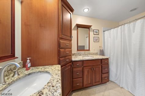 74 Grayrock Road Clinton NJ 08809