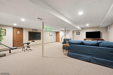 74 Grayrock Road Clinton NJ 08809