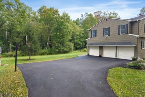 74 Grayrock Road Clinton NJ 08809