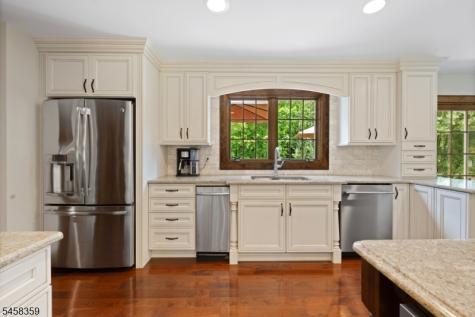 74 Grayrock Road Clinton NJ 08809