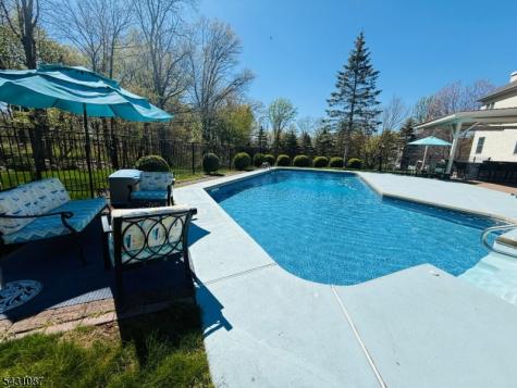 5 Sherwood Court Randolph NJ 07869