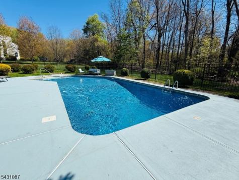 5 Sherwood Court Randolph NJ 07869