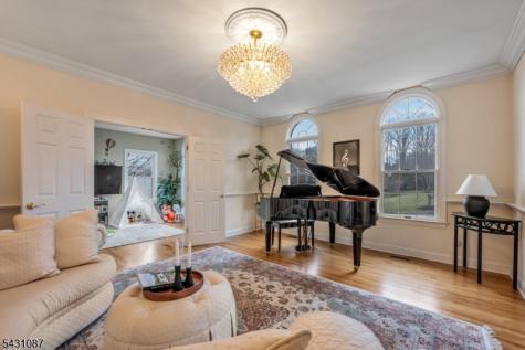 5 Sherwood Court Randolph NJ 07869