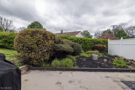 33 Marudy Drive Clinton NJ 08809