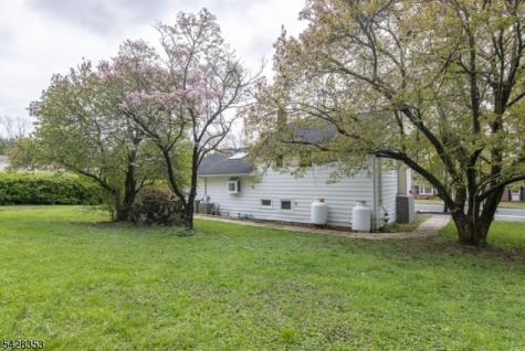 33 Marudy Drive Clinton NJ 08809