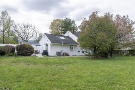 33 Marudy Drive Clinton NJ 08809