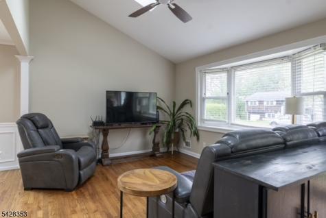 33 Marudy Drive Clinton NJ 08809