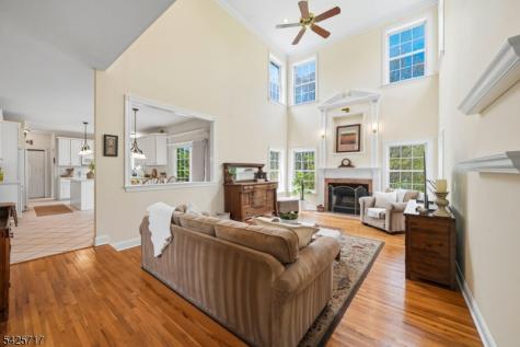 6 Wolfe Run Court Washington NJ 07853