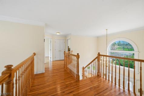 6 Wolfe Run Court Washington NJ 07853