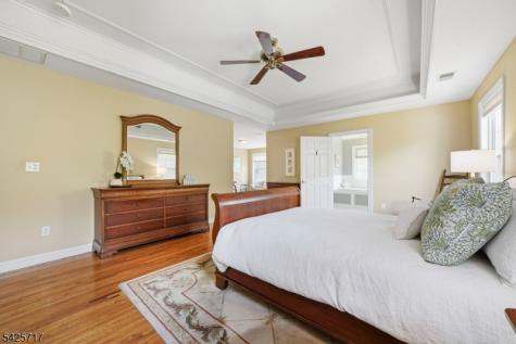 6 Wolfe Run Court Washington NJ 07853