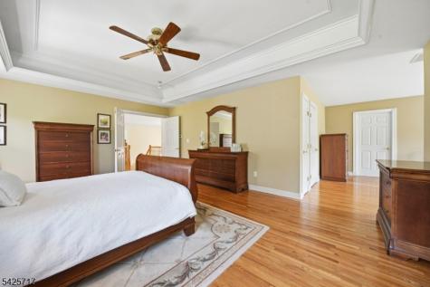 6 Wolfe Run Court Washington NJ 07853