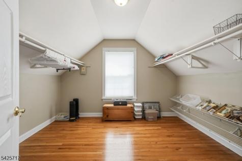 6 Wolfe Run Court Washington NJ 07853