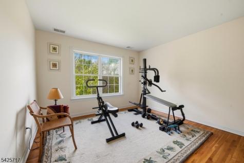 6 Wolfe Run Court Washington NJ 07853