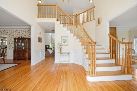 6 Wolfe Run Court Washington NJ 07853