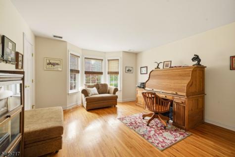 6 Wolfe Run Court Washington NJ 07853