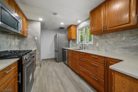 29 Laurel Avenue Livingston NJ 07039