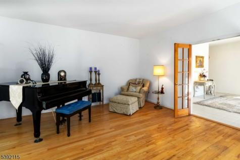 2 Upper Lake Road Jefferson NJ 07438
