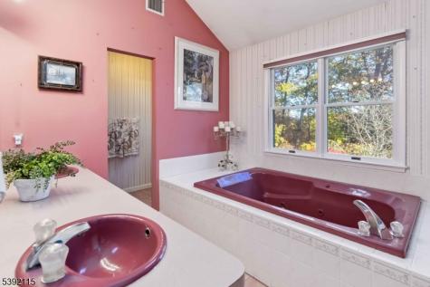 2 Upper Lake Road Jefferson NJ 07438
