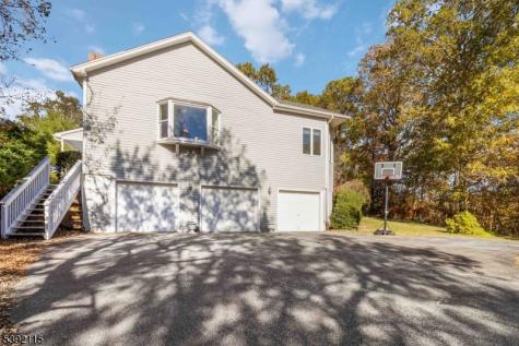 2 Upper Lake Road Jefferson NJ 07438