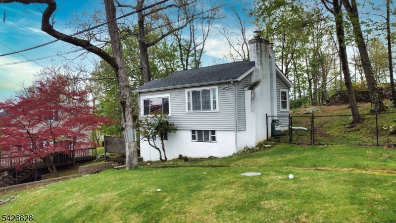 36 Wildwood Shores Drive Hopatcong NJ 07843