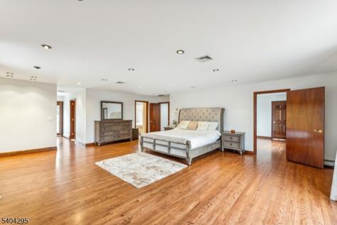 662 Foothill Road Bridgewater NJ 08807