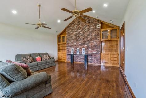 30 Claridge Lane Raritan NJ 08822