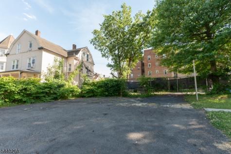 158 S Clinton Street East Orange NJ 07018