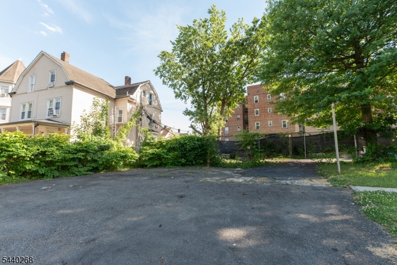 158 S Clinton Street East Orange NJ 07018