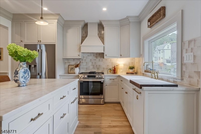 7 Hazelwood Road Bloomfield NJ 07003