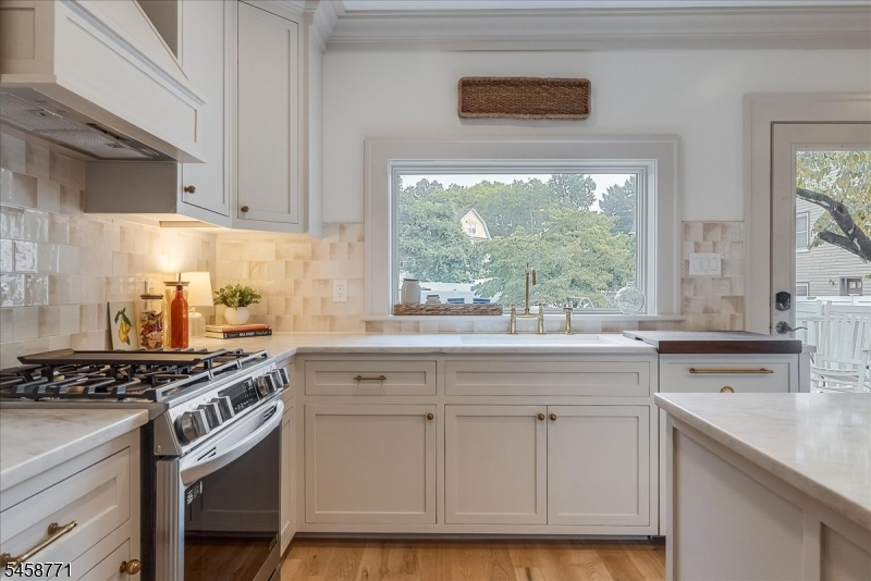 7 Hazelwood Road Bloomfield NJ 07003