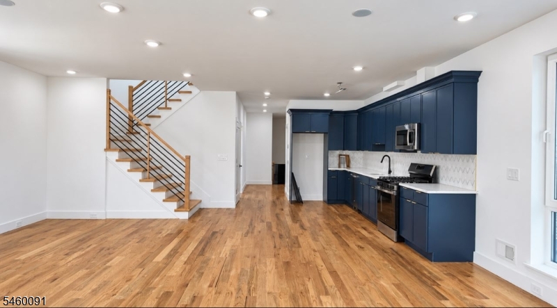 17 Seymour Avenue Newark NJ 07108