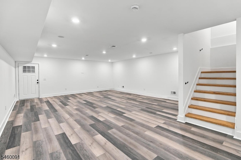 17 Seymour Avenue Newark NJ 07108