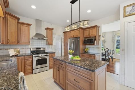 14 Zeller Drive Franklin NJ 08873