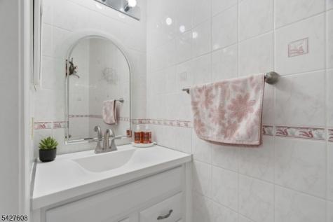 14 Zeller Drive Franklin NJ 08873