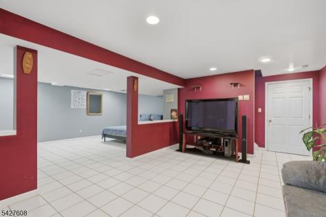 14 Zeller Drive Franklin NJ 08873