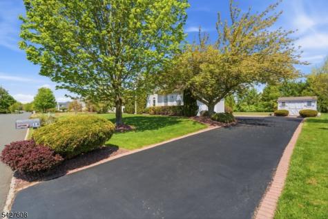 14 Zeller Drive Franklin NJ 08873