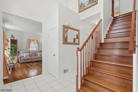 14 Zeller Drive Franklin NJ 08873