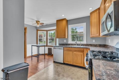 15 Winston Drive Woodbridge NJ 07095