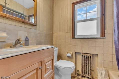 15 Winston Drive Woodbridge NJ 07095