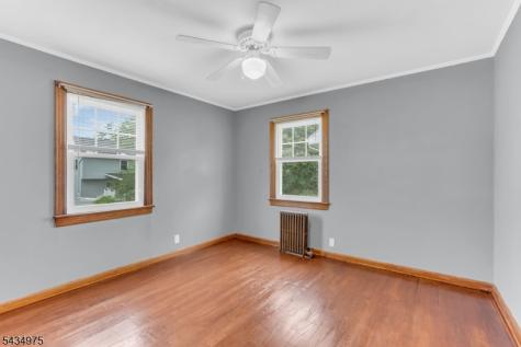 15 Winston Drive Woodbridge NJ 07095