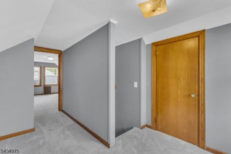 15 Winston Drive Woodbridge NJ 07095
